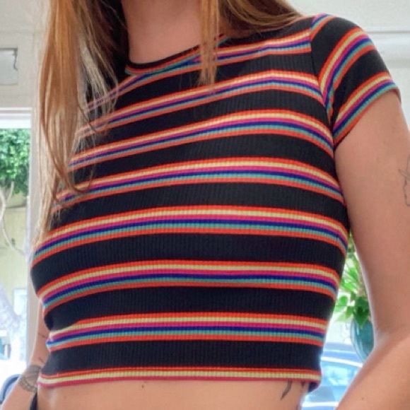 3 piece combo Pants, Shorts, Crop Top - Picture 2 of 13